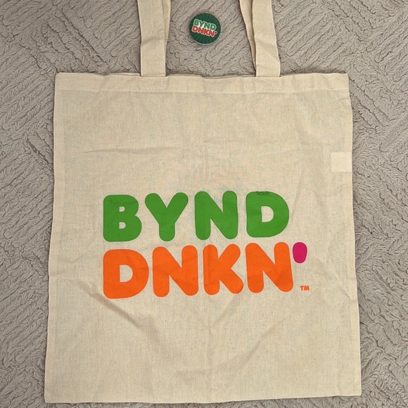 Dunkin Donuts BYND DNKN reusable tote bag and pop socket bundle New - Picture 7 of 16